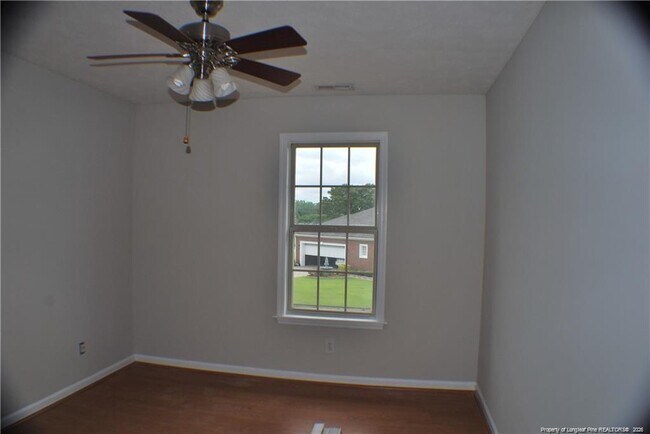 Building Photo - 845 Log Cabin Dr