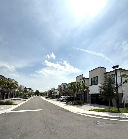 Building Photo - 8362 NW 7th Pl