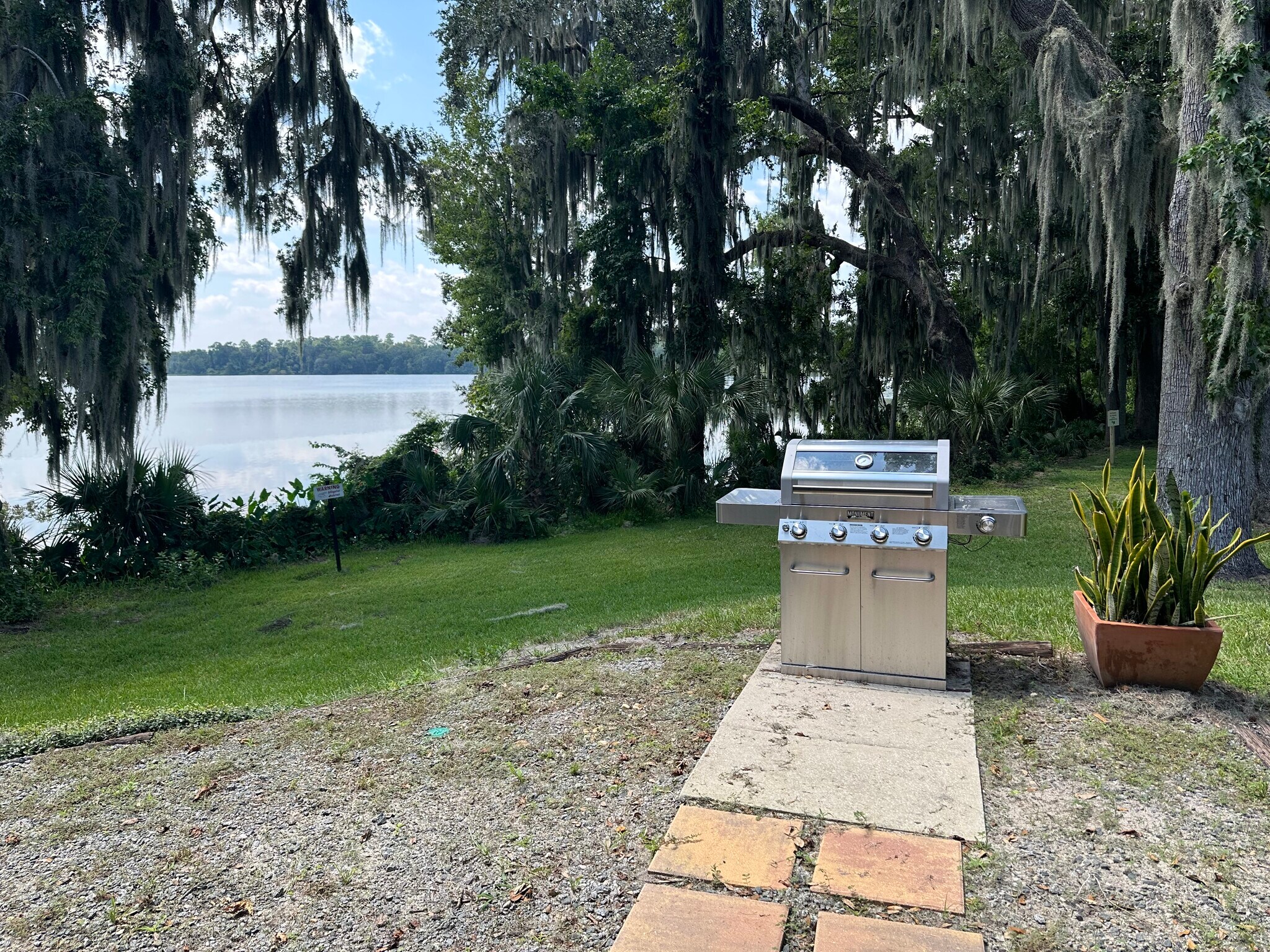 Building Photo - 2816 SW 14th Dr