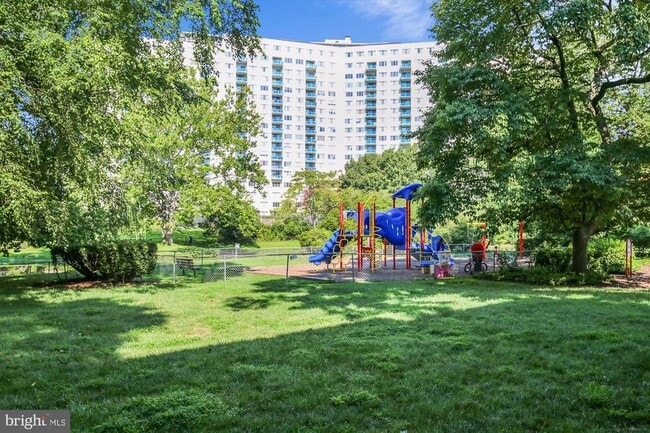 Building Photo - 10500 ROCKVILLE PIK