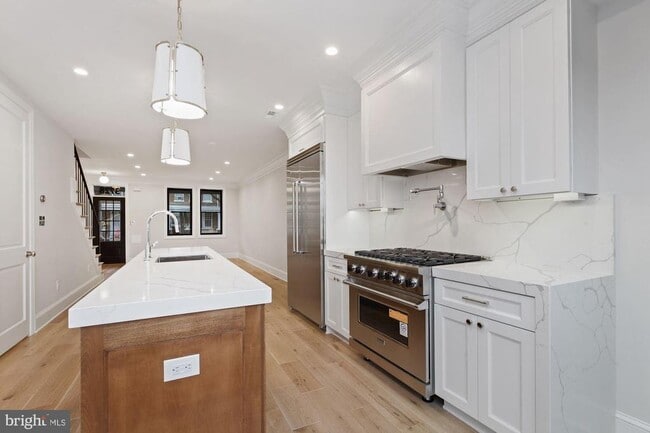 Building Photo - 3728 9th St NW