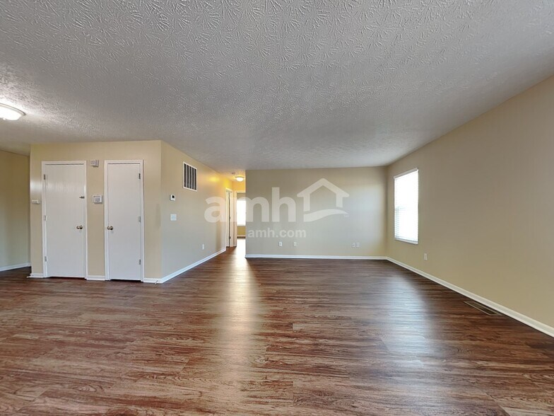Building Photo - 427 Kreider Dr