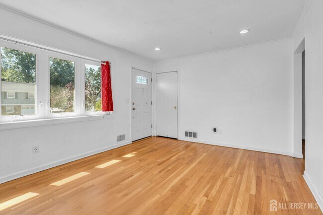 Building Photo - 253 Fairmount Ave