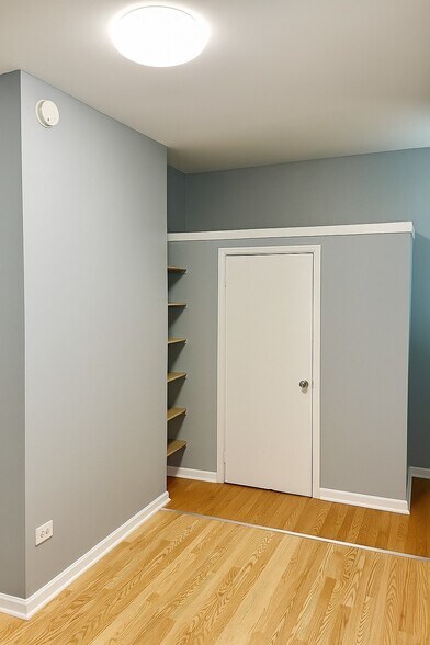 Building Photo - 5412 S Damen Ave