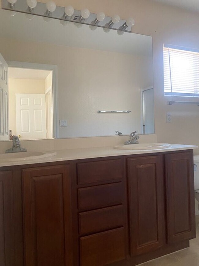 Building Photo - 8237 Apple Spice St