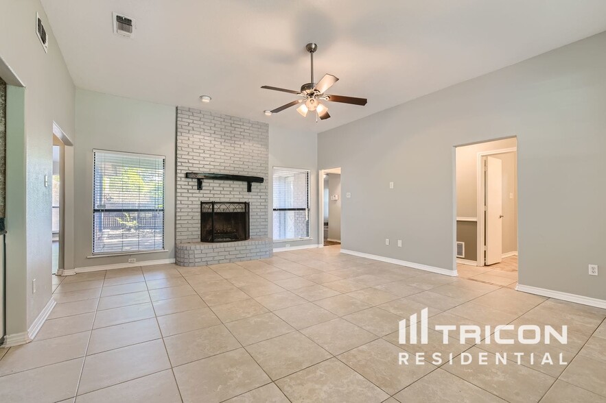 Building Photo - 6710 Saddle Ridge Rd