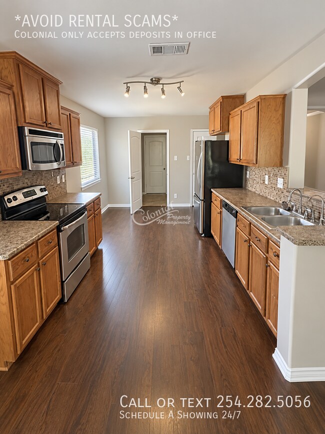 Building Photo - 2705 Montague County Dr