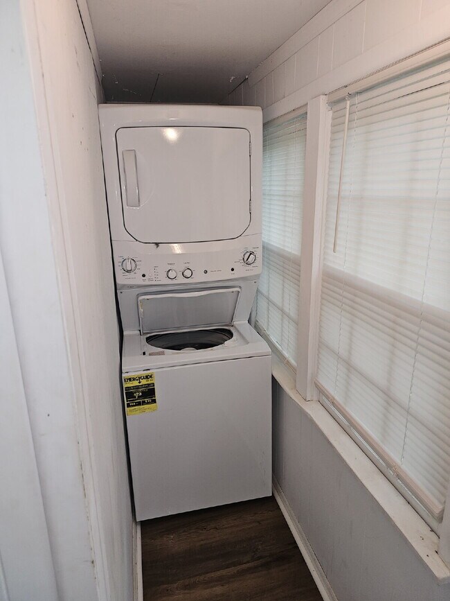 Building Photo - Charming 2-Bedroom Home Near Downtown Lincolnton!