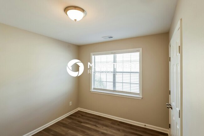 Building Photo - 3 Bedroom Pet-Friendly Home in PELHAM, AL with Main Street Renewal