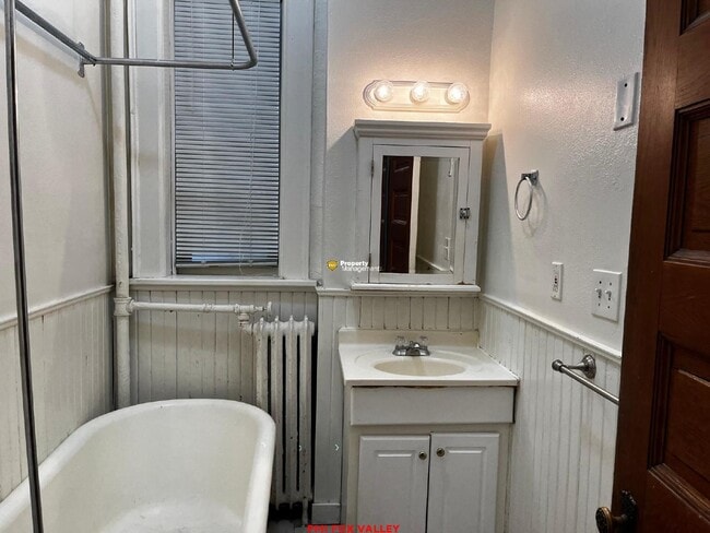 Building Photo - 136 High Ave