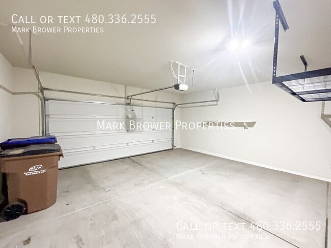 Building Photo - 5223 E Diatomite Dr