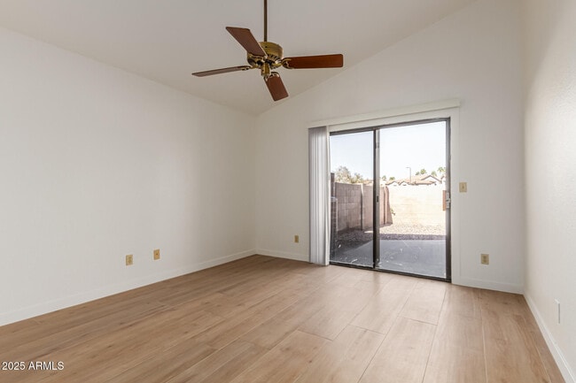 Building Photo - 768 S Martinique Dr