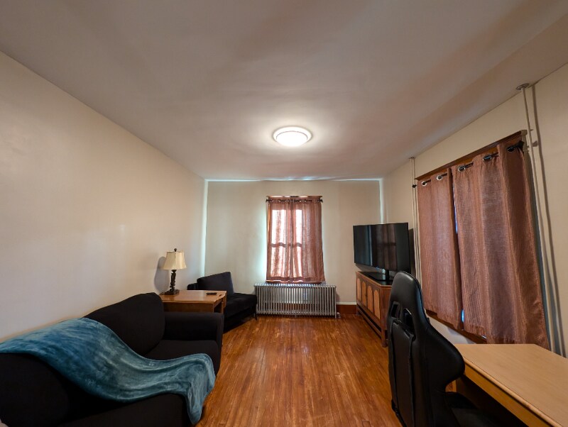Building Photo - 492 Burgess St