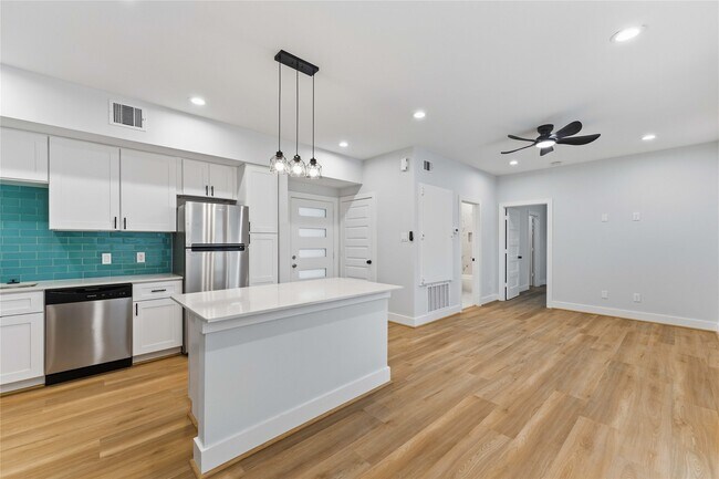 Building Photo - 5420 Elysian St