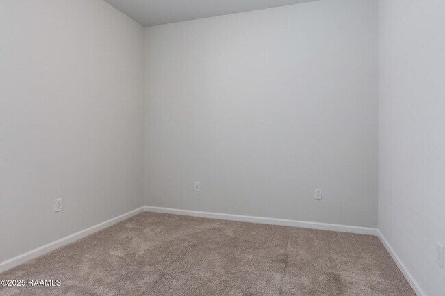 Building Photo - 136 Lightbourne Dr