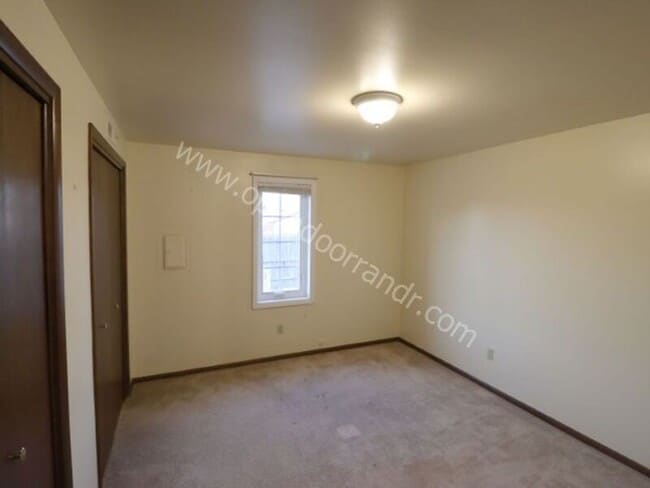 Building Photo - 1000 Old Brick Rd