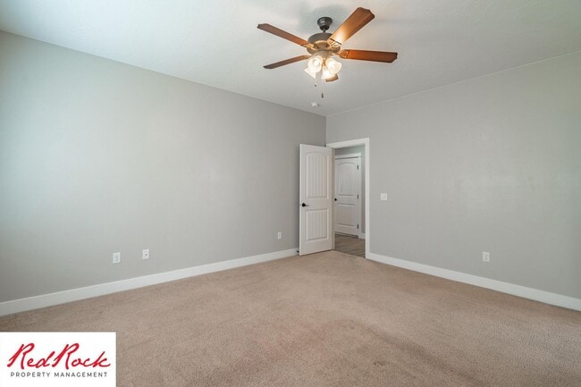 Building Photo - 4 Bedroom Spacious St. George Home with Large Backyard