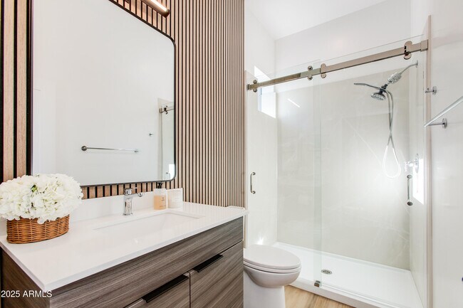 Building Photo - 4220 N 32nd St