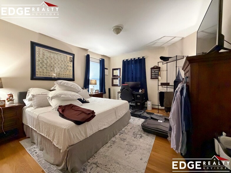 Building Photo - 471 Cambridge St