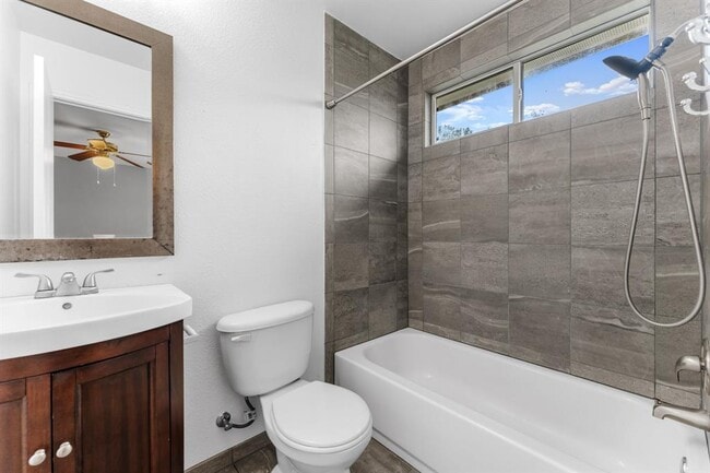 Building Photo - 184 Atlantis