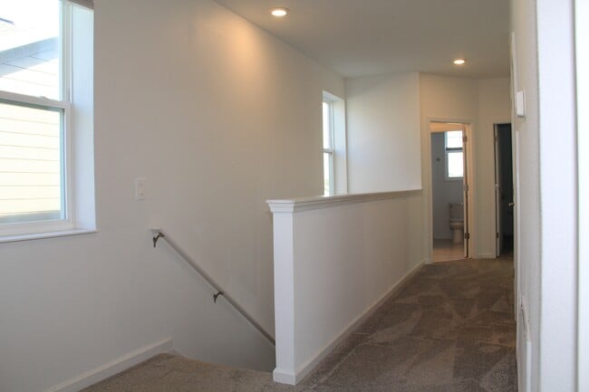 Building Photo - 2509 Relaxing Ln