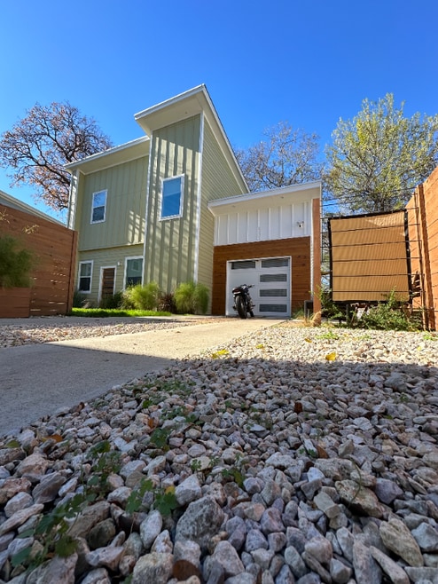 Building Photo - 800 Valdez St