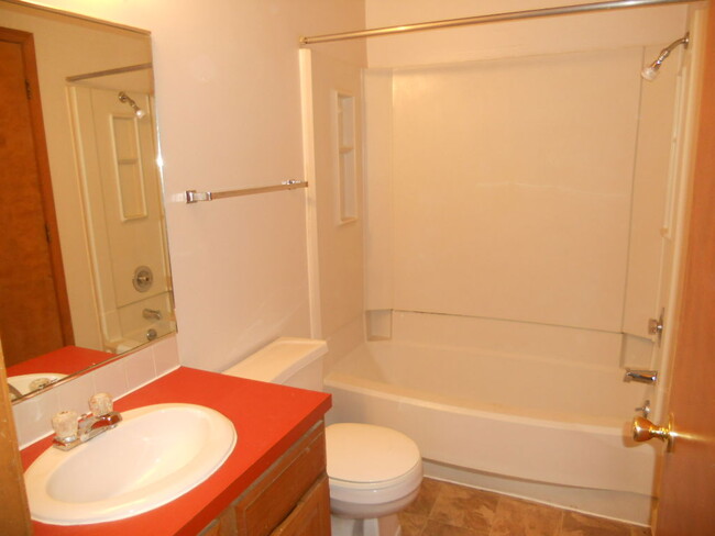 Building Photo - 2308 Lowell Dr
