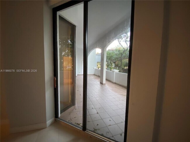 Building Photo - 3640 Yacht Club Dr