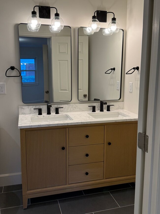 Building Photo - 3/3 Totally Renovated House on Sylvan Drive - Lincoln Forest