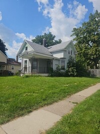 Building Photo - There is a $25 fee per application and eve...