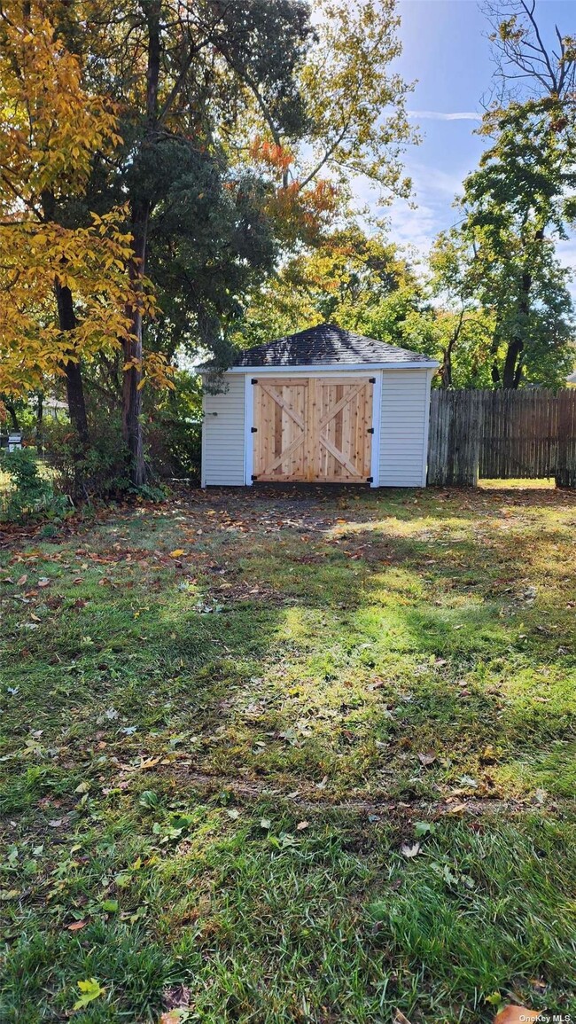 Building Photo - 169 Bayview Dr
