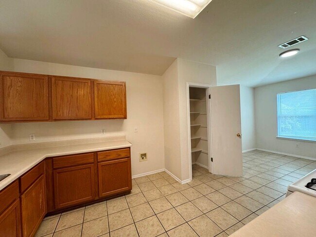 Building Photo - 600 Golden Gate Dr