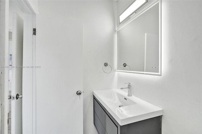 Building Photo - 5750 NW 111th St