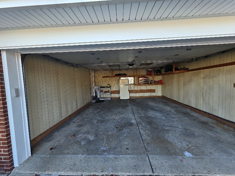 Building Photo - 31659 Perth St