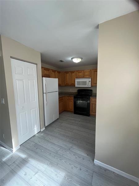 Building Photo - 420 SE 18th Ct