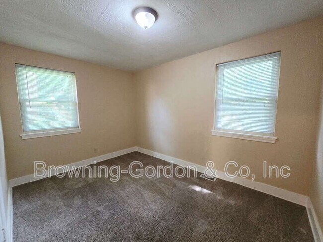 Building Photo - 3193 Parthenon Ave