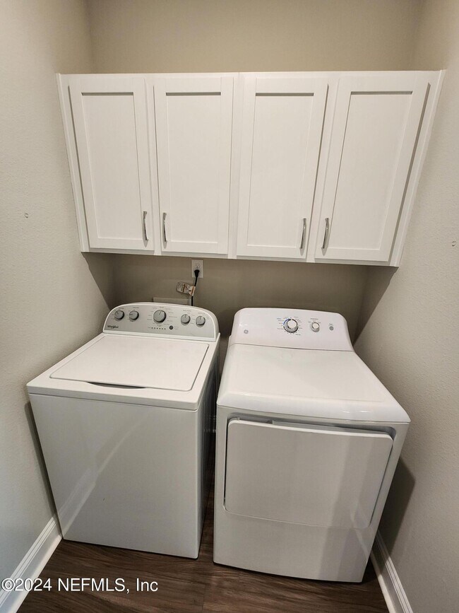 Building Photo - 2599 Lantana Ln