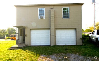 Building Photo - 1302 N Wright Rd