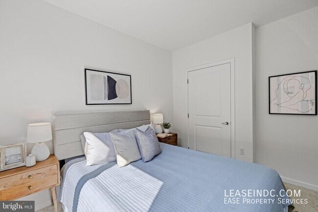 Building Photo - 440 L St NW