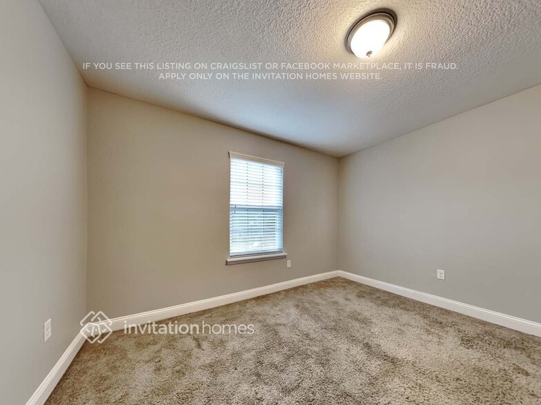 Building Photo - 832 Glendale Ln