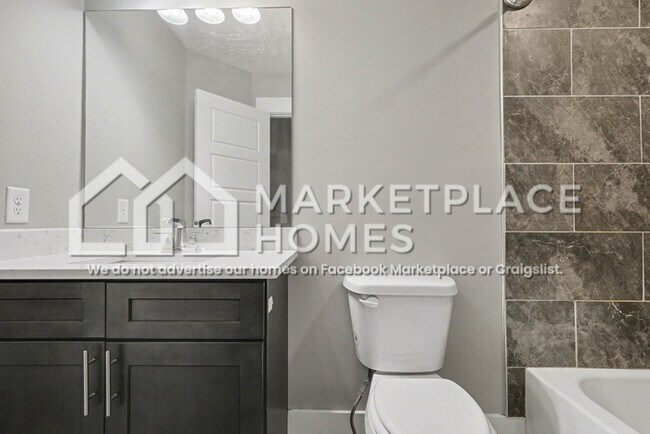 Building Photo - 2437/114 Bell St