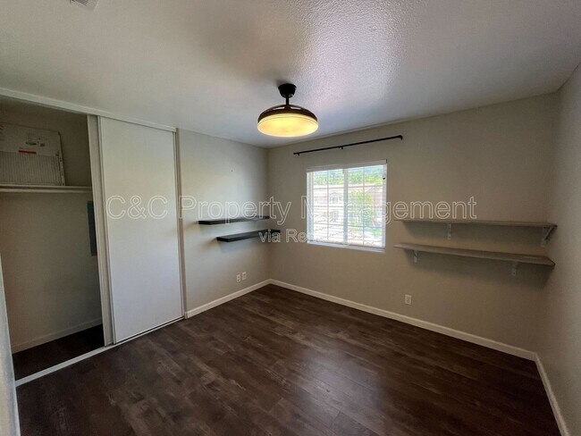 Building Photo - 23306 Daisy Dr