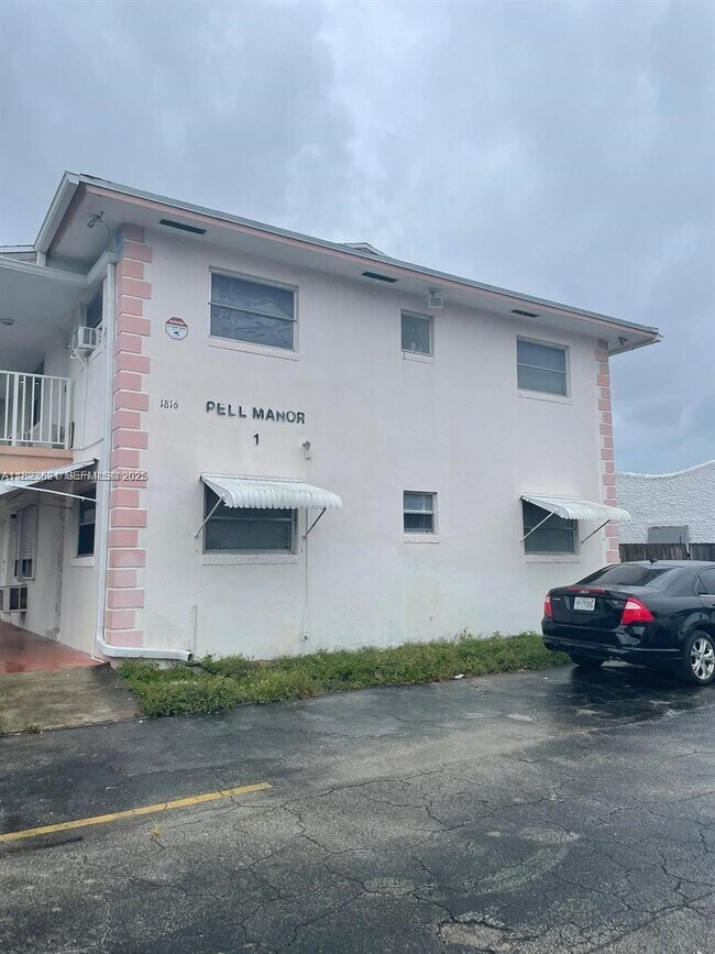 Building Photo - 1816 McKinley St