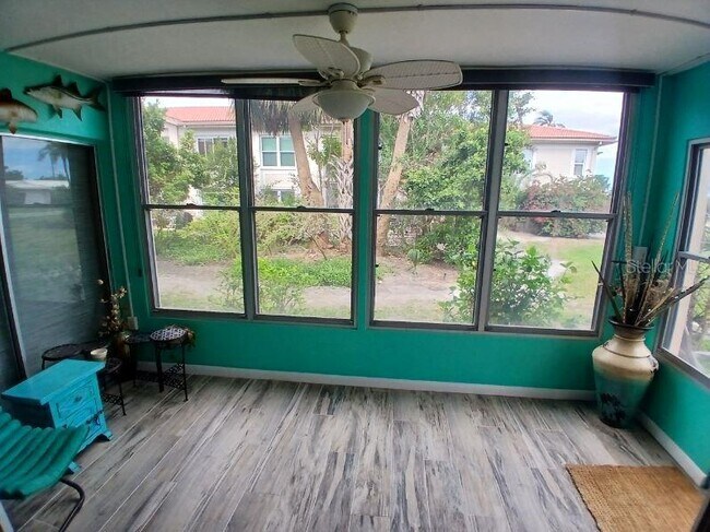 Building Photo - 10350 Imperial Point Dr W