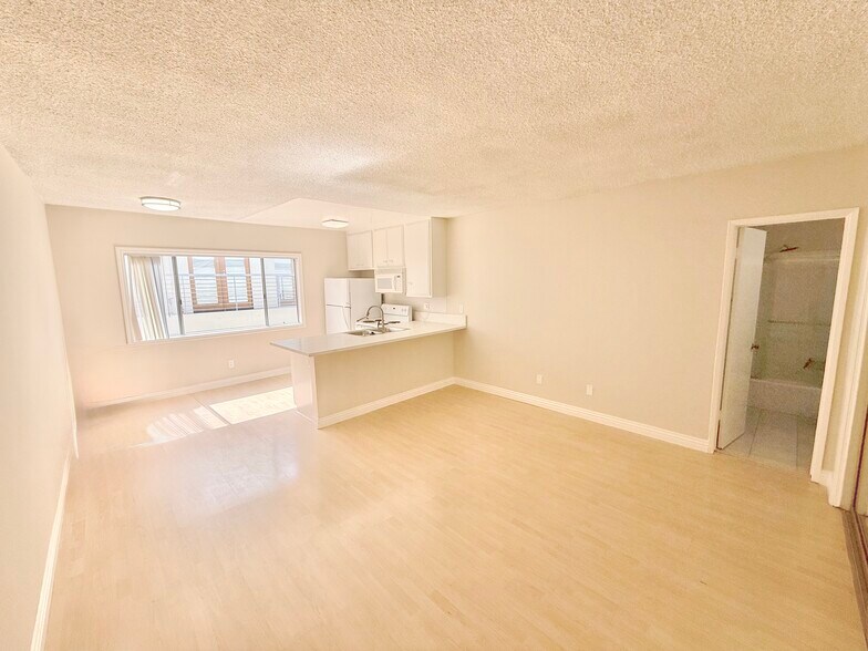 Building Photo - 1534 11th St