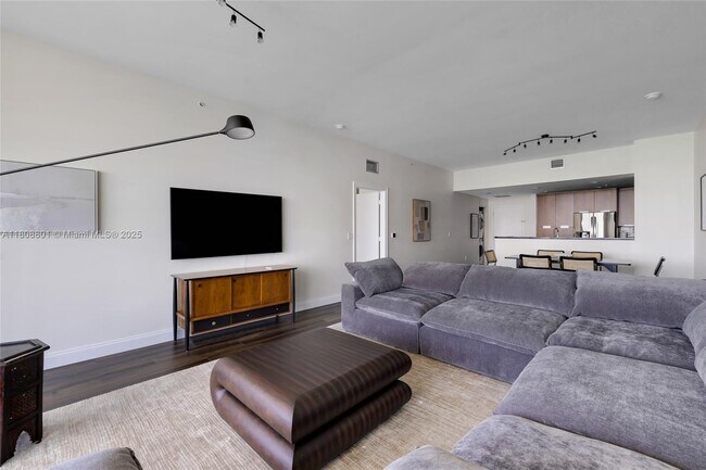 Building Photo - 7901 Hispanola Ave