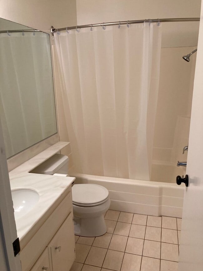Building Photo - 25606 Spinnaker Dr