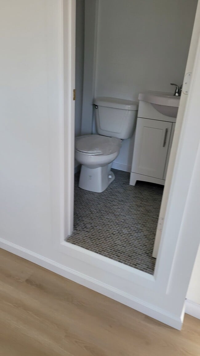 Building Photo - 3350 State St