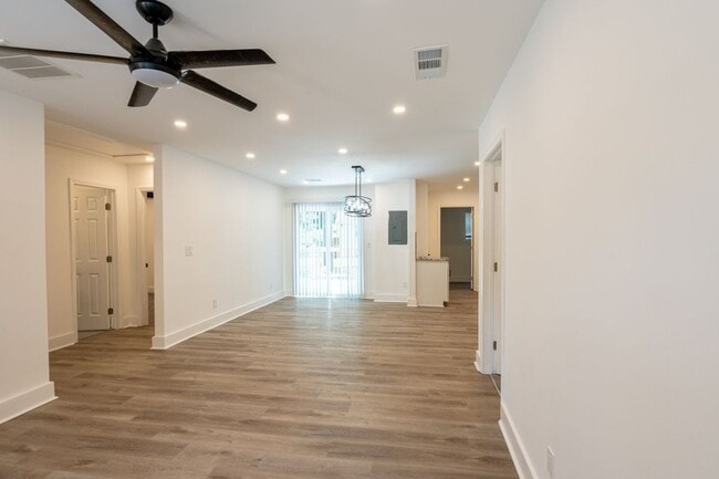 Building Photo - 3822 Bakers Ferry Rd SW