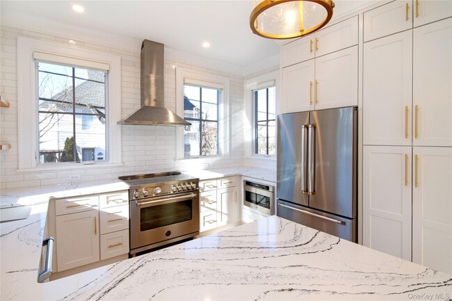 Building Photo - 126 Main St